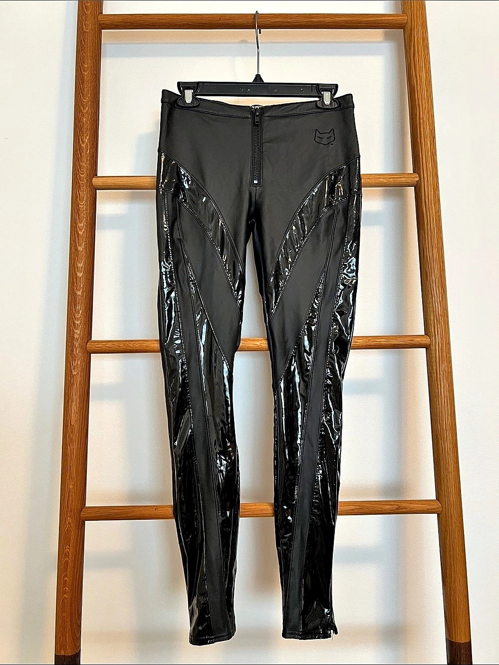 Dolls Kill Quick On Her Feet Vinyl Cropped Pants Black Small